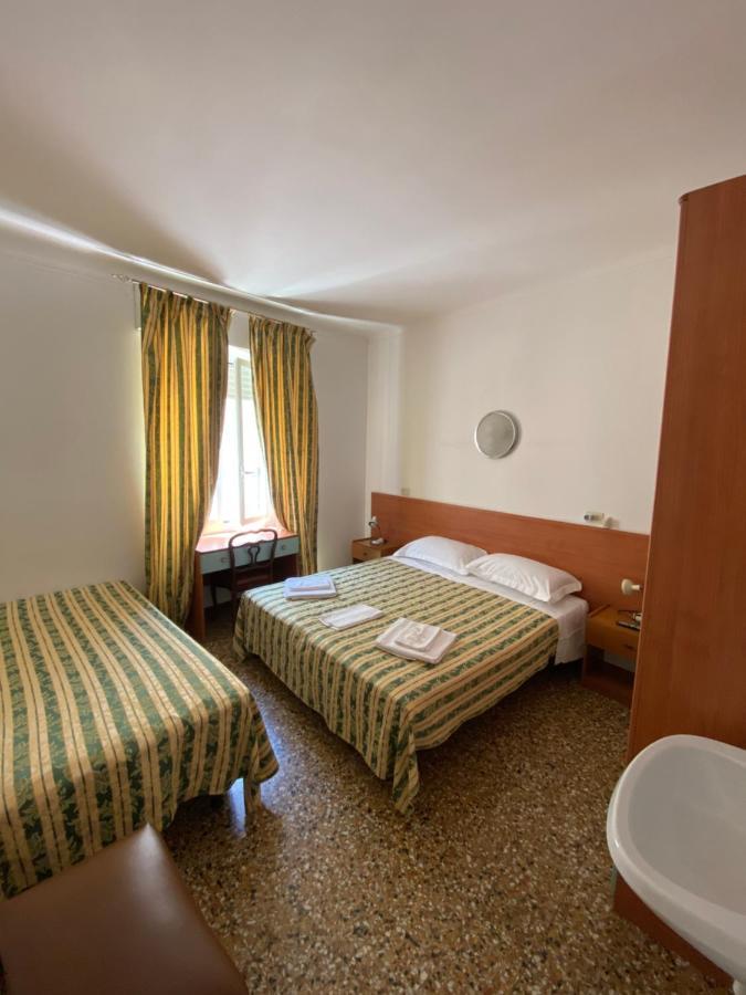 Hotel Primavera Sanremo Exteriör bild