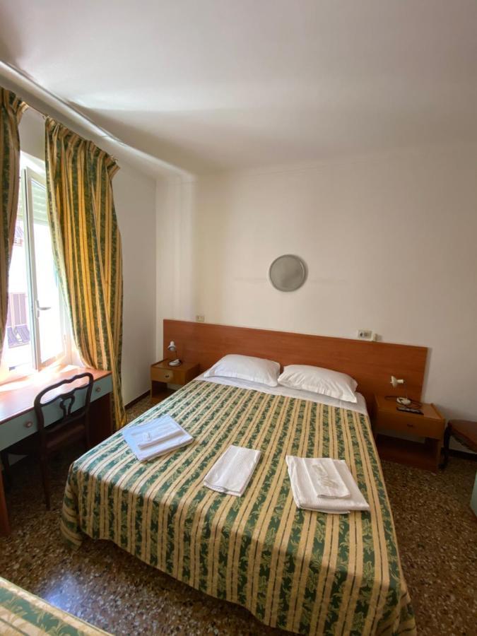 Hotel Primavera Sanremo Exteriör bild
