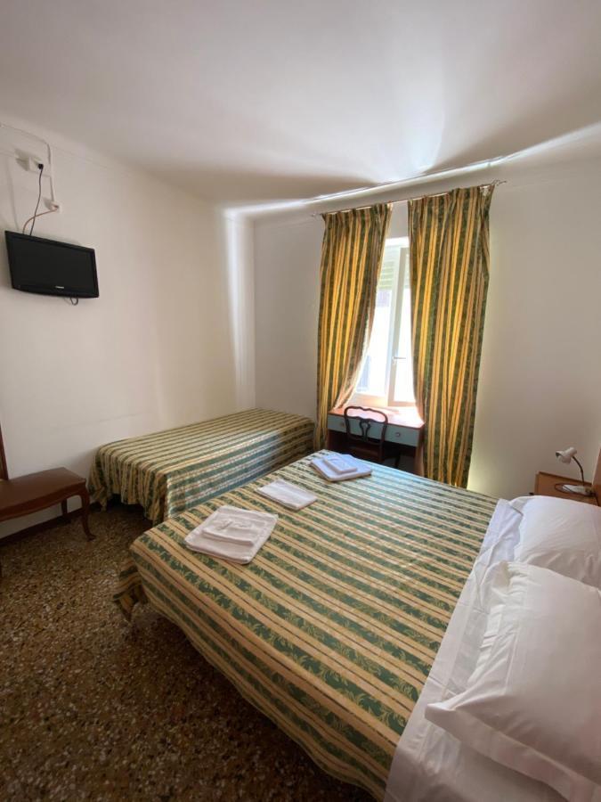 Hotel Primavera Sanremo Exteriör bild