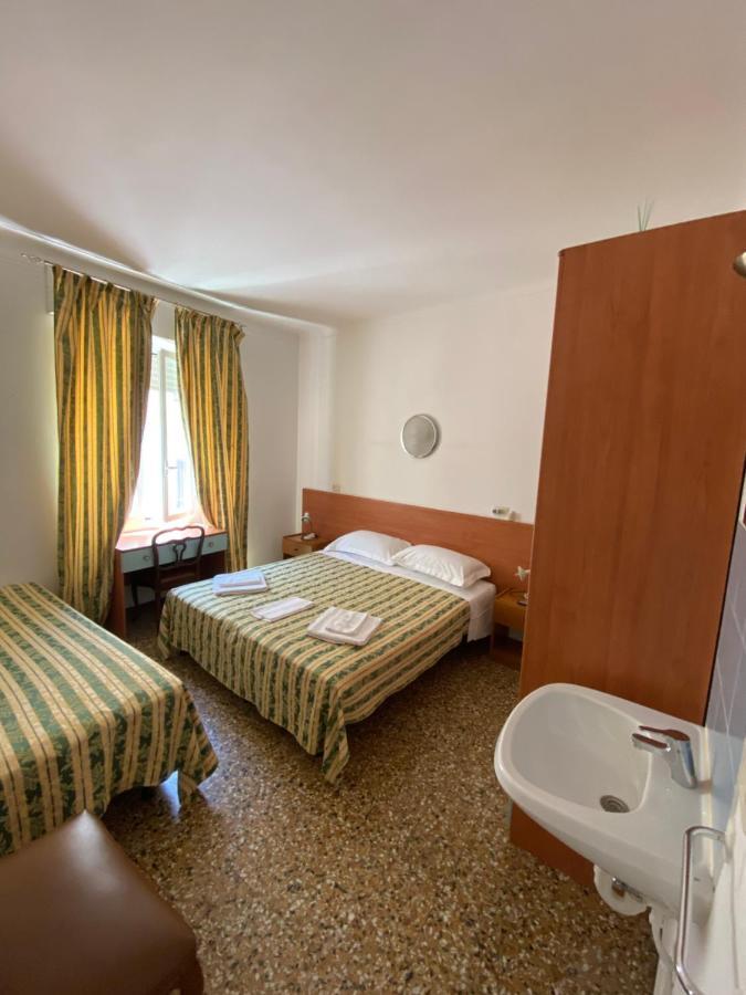 Hotel Primavera Sanremo Exteriör bild